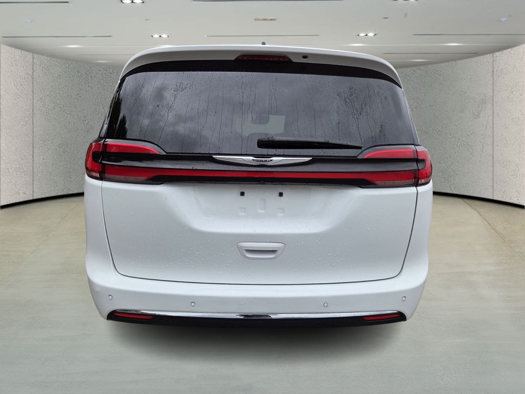 Used 2024 Chrysler Pacifica - photo 5