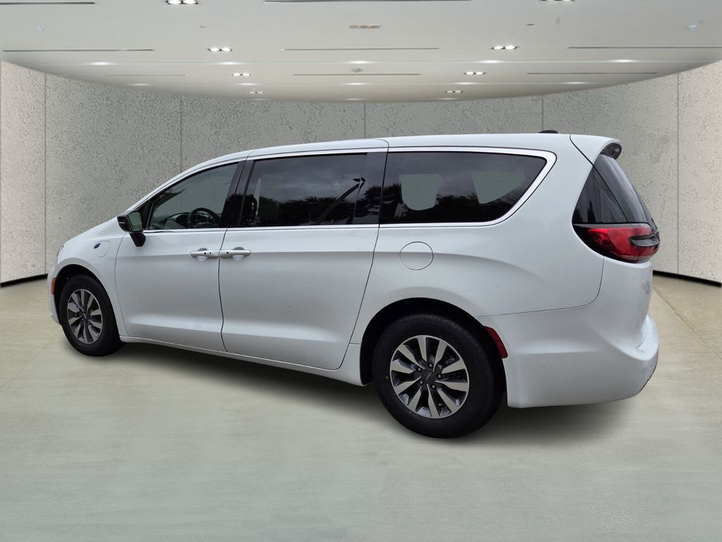 Used 2024 Chrysler Pacifica - photo 7