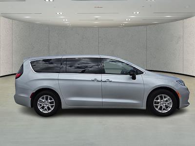 Used 2024 Chrysler Pacifica - photo 1