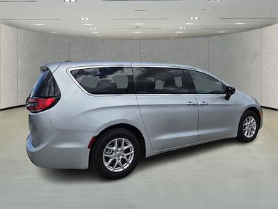 Used 2024 Chrysler Pacifica - photo 1