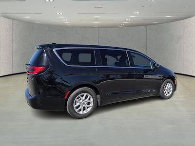 Used 2024 Chrysler Pacifica - photo 1
