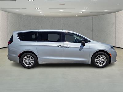 Used 2024 Chrysler Pacifica - photo 1