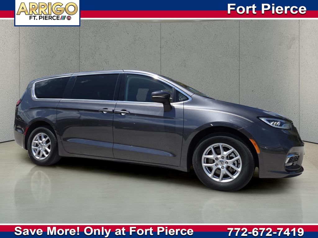 Used 2023 Chrysler Pacifica - photo 34
