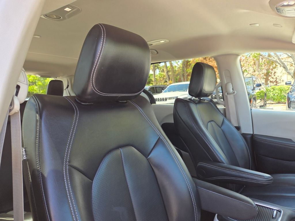 Used 2023 Chrysler Pacifica - photo 12
