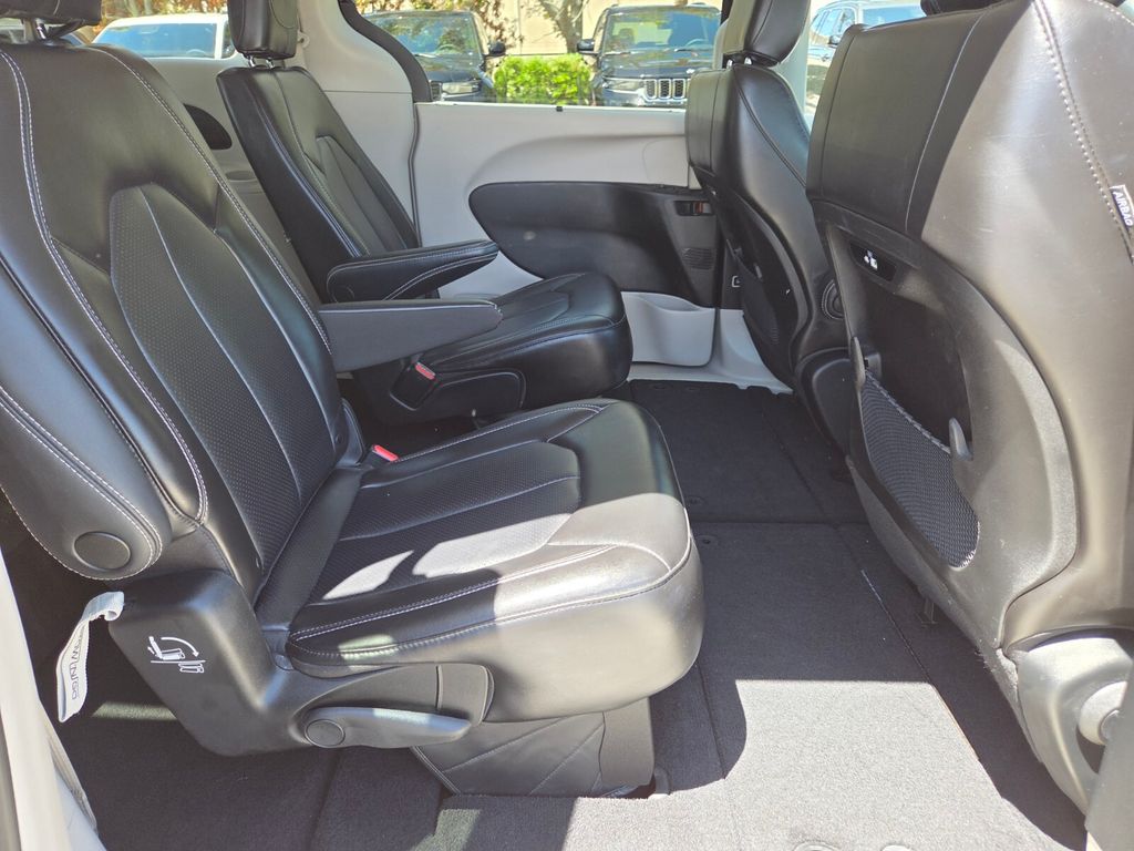 Used 2023 Chrysler Pacifica - photo 14
