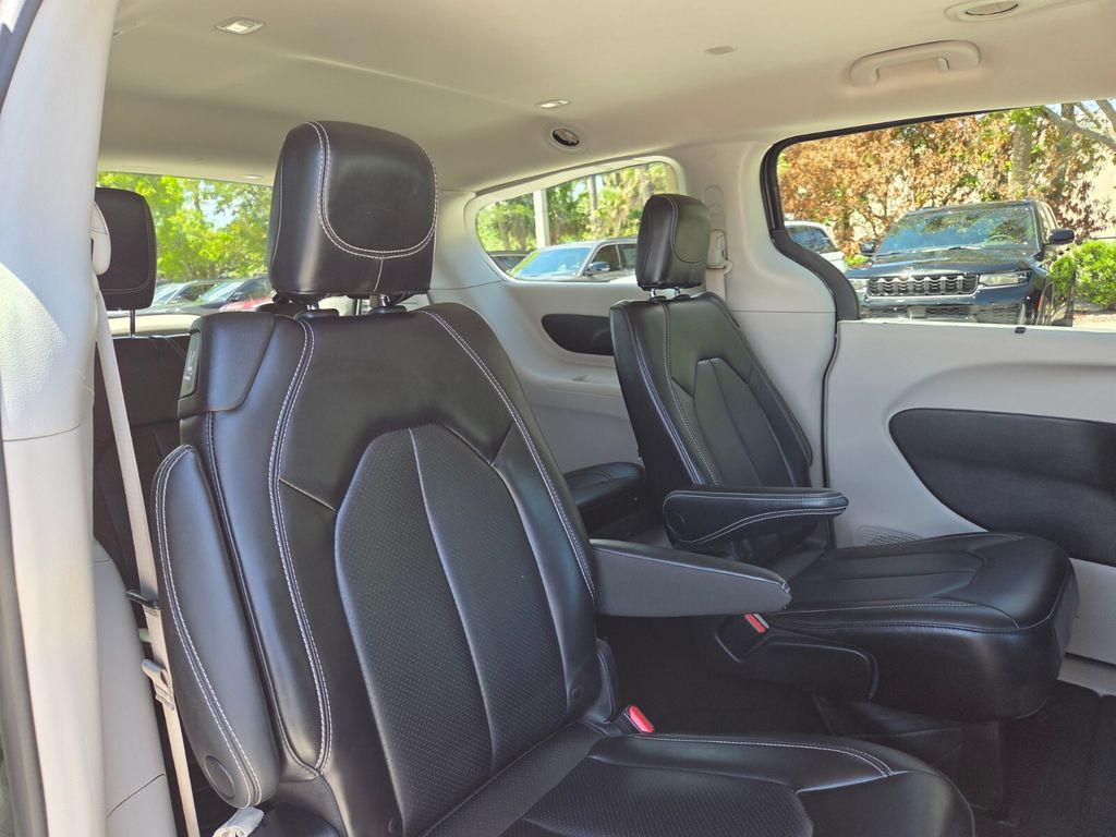Used 2023 Chrysler Pacifica - photo 15