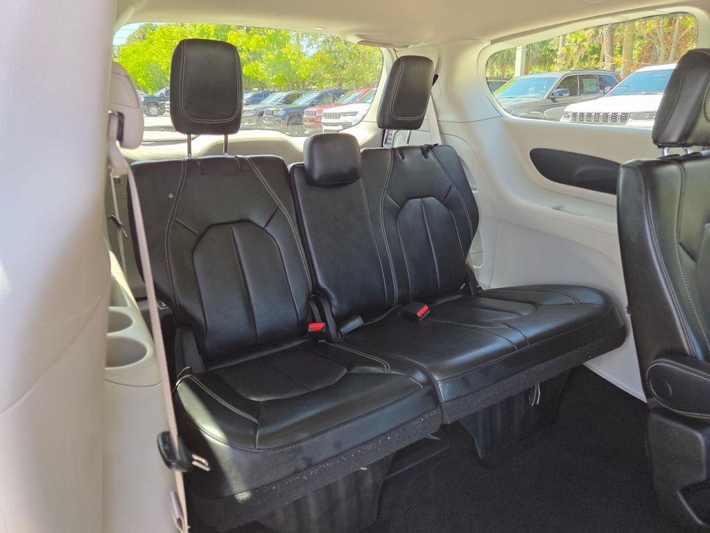Used 2023 Chrysler Pacifica - photo 16