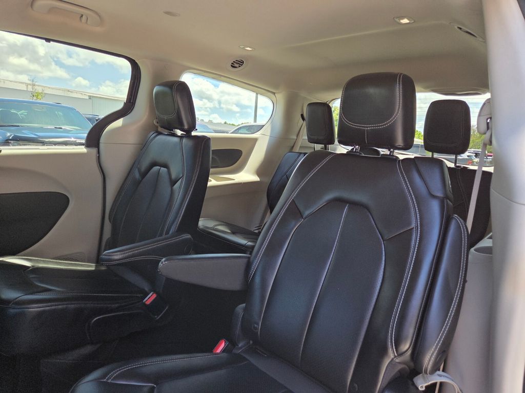 Used 2023 Chrysler Pacifica - photo 20