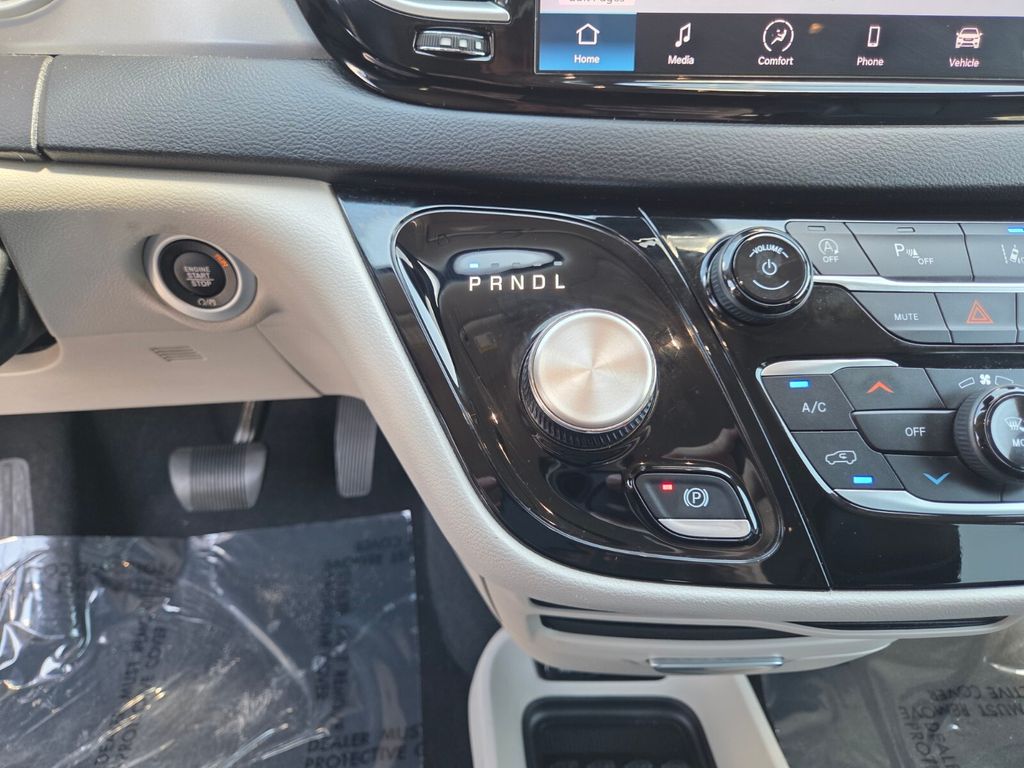 Used 2023 Chrysler Pacifica - photo 28