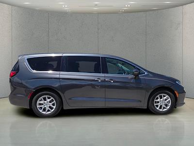 Used 2023 Chrysler Pacifica - photo 1