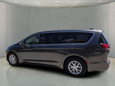 Used 2023 Chrysler Pacifica - photo 2