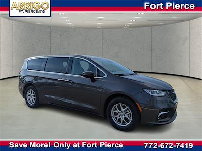 2023 Chrysler Pacifica FWD Minivan for sale #R612767 - photo 1