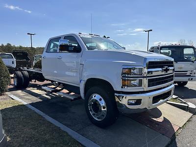 New 2023 Chevrolet Silverado 6500 Work Truck Crew Cab Cab Chassis for sale #C223292 - photo 2