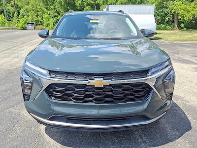 New 2025 Chevrolet Trax LT SUV for sale #25V289 - photo 2