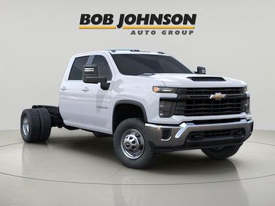 New 2025 Chevrolet Silverado 3500 Crew Cab 60 CA Cab Chassis for sale #TW255165 - photo 1