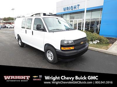 Used 2025 Chevrolet Express 3500 - photo 1