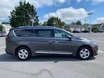 2017 Chrysler Pacifica FWD Minivan for sale #Q250394A - photo 6