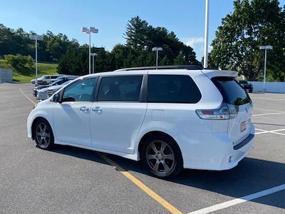 2017 Toyota Sienna FWD Minivan for sale #Q250507A - photo 2
