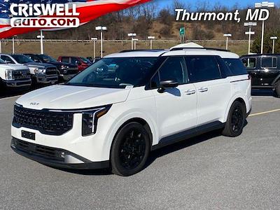 Used 2025 Kia Carnival - photo 1