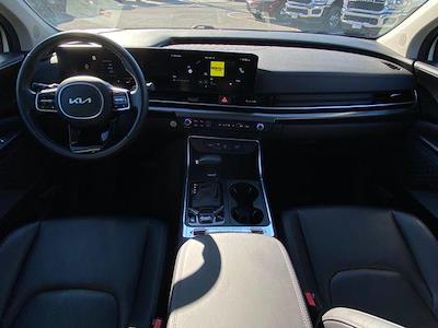 Used 2025 Kia Carnival - photo 1