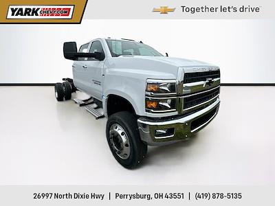 2023 Chevrolet Silverado 5500 Crew Cab DRW 4WD, Cab Chassis for sale #W230448 - photo 1