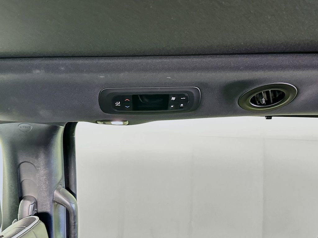 Used 2022 Chrysler Pacifica - photo 35