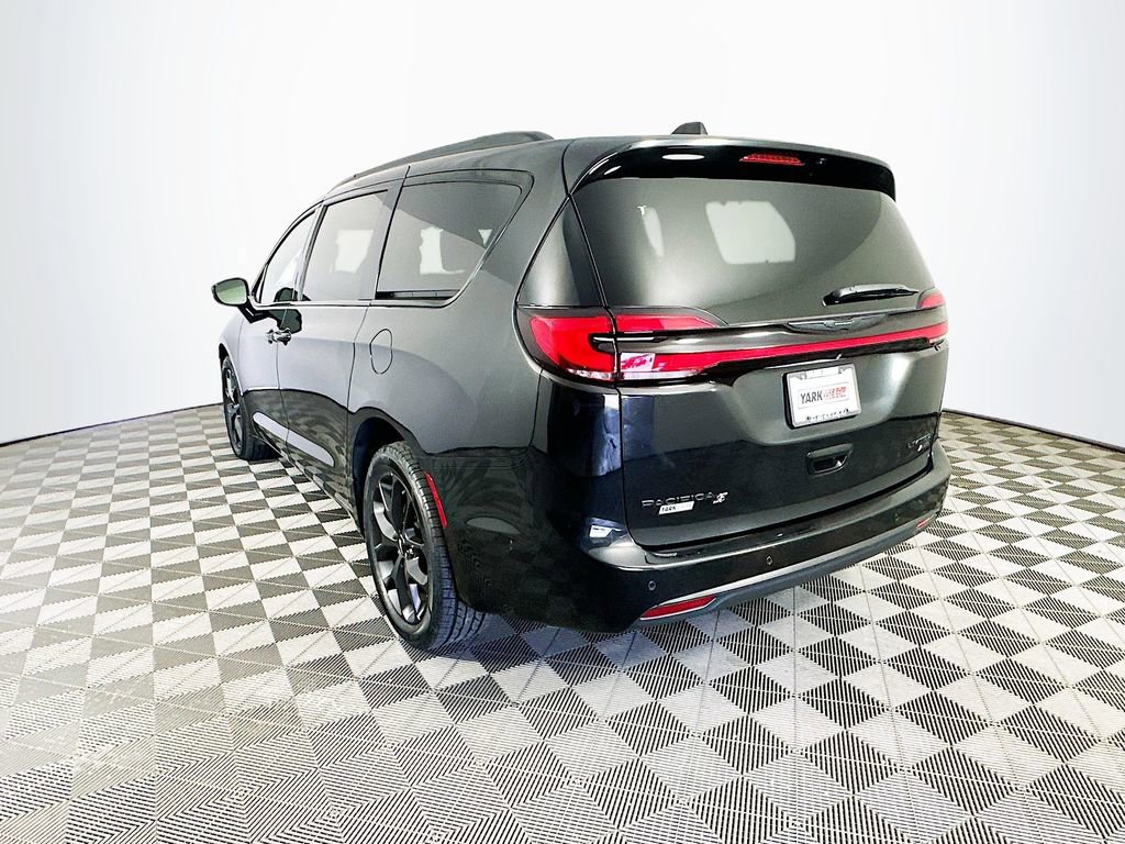 Used 2022 Chrysler Pacifica - photo 9