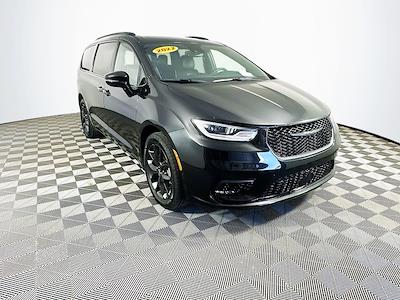2022 Chrysler Pacifica AWD Minivan for sale #W260558A - photo 2
