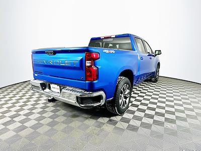 Used 2022 Chevrolet Silverado 1500 LT Crew Cab for sale #WP6700 - photo 2