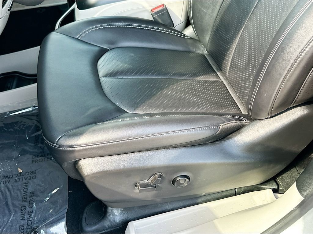 Used 2024 Chrysler Pacifica - photo 28
