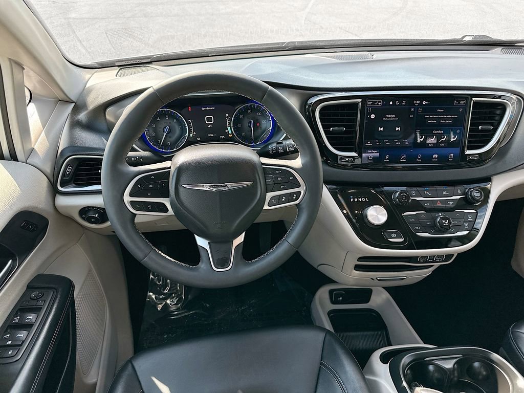 Used 2024 Chrysler Pacifica - photo 31