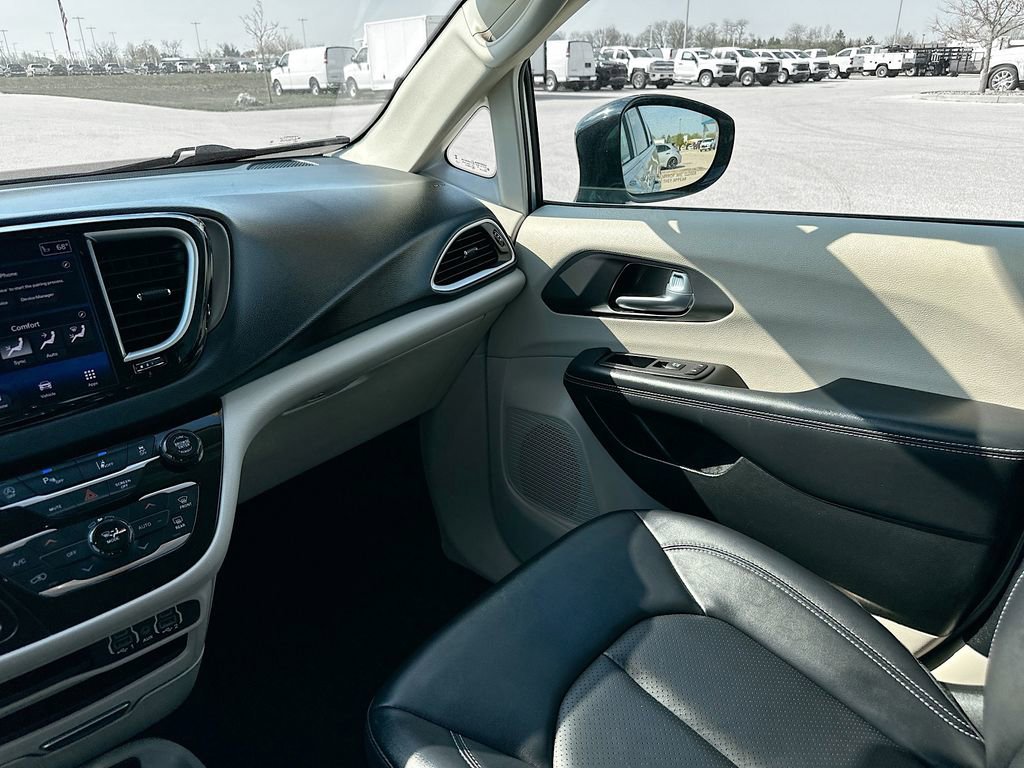 Used 2024 Chrysler Pacifica - photo 32