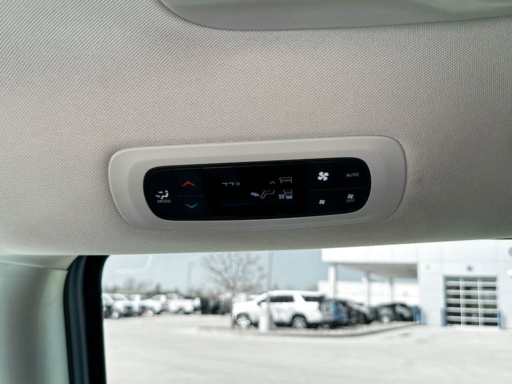 Used 2024 Chrysler Pacifica - photo 34