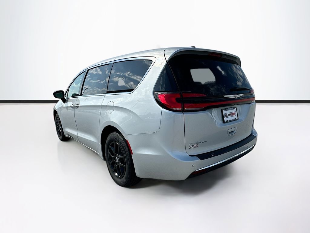 Used 2024 Chrysler Pacifica - photo 9