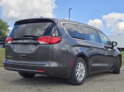 Used 2019 Chrysler Pacifica LX Minivan for sale #11251372 - photo 2