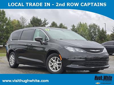 Used 2017 Chrysler Pacifica LX Minivan for sale #11251392 - photo 1