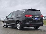 Used 2017 Chrysler Pacifica LX Minivan for sale #11251392 - photo 2