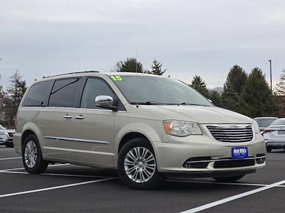 Used 2015 Chrysler Town and Country Minivan for sale #11260193 - photo 2