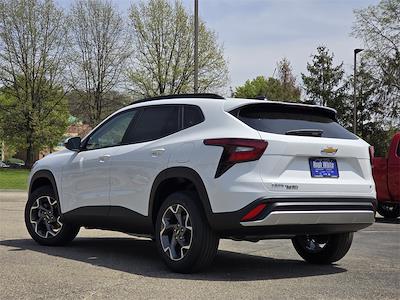 2025 Chevrolet Trax FWD SUV for sale #12252800 - photo 2