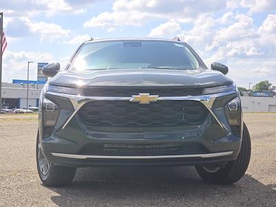 2025 Chevrolet Trax FWD SUV for sale #12253780 - photo 2