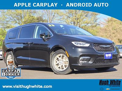 Used 2023 Chrysler Pacifica - photo 1