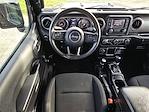 Used 2020 Jeep Gladiator Sport Crew Cab for sale #42250051 - photo 19