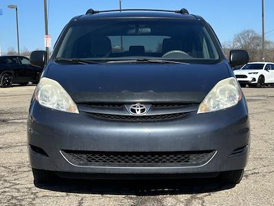 Used 2010 Toyota Sienna - photo 1