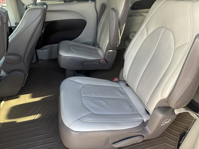 Used 2017 Chrysler Pacifica - photo 13