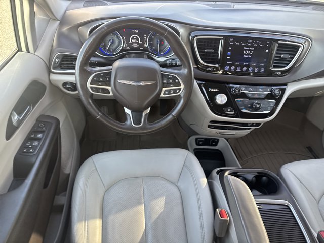 Used 2017 Chrysler Pacifica - photo 14