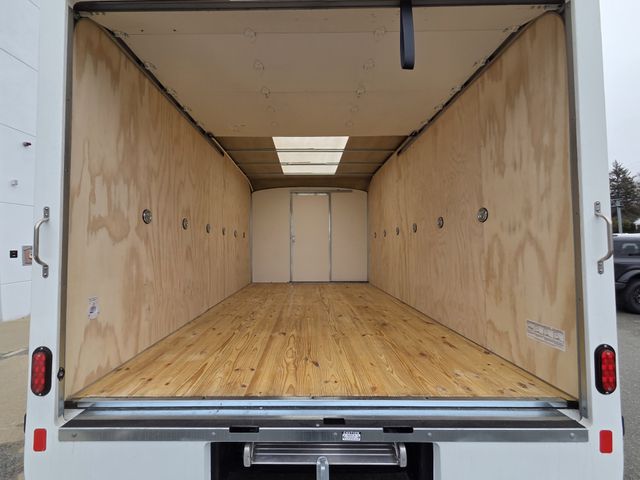New 2027 Ford E-350 - photo 31
