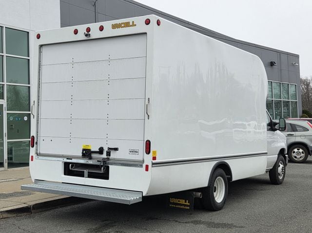 New 2027 Ford E-350 - photo 5