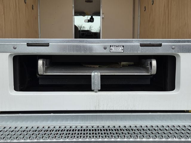 New 2027 Ford E-350 - photo 32