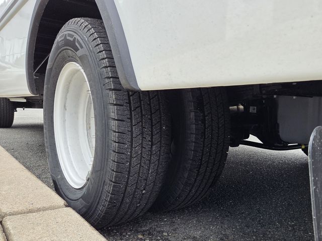 New 2027 Ford E-350 - photo 33