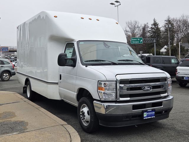 New 2027 Ford E-350 - photo 6